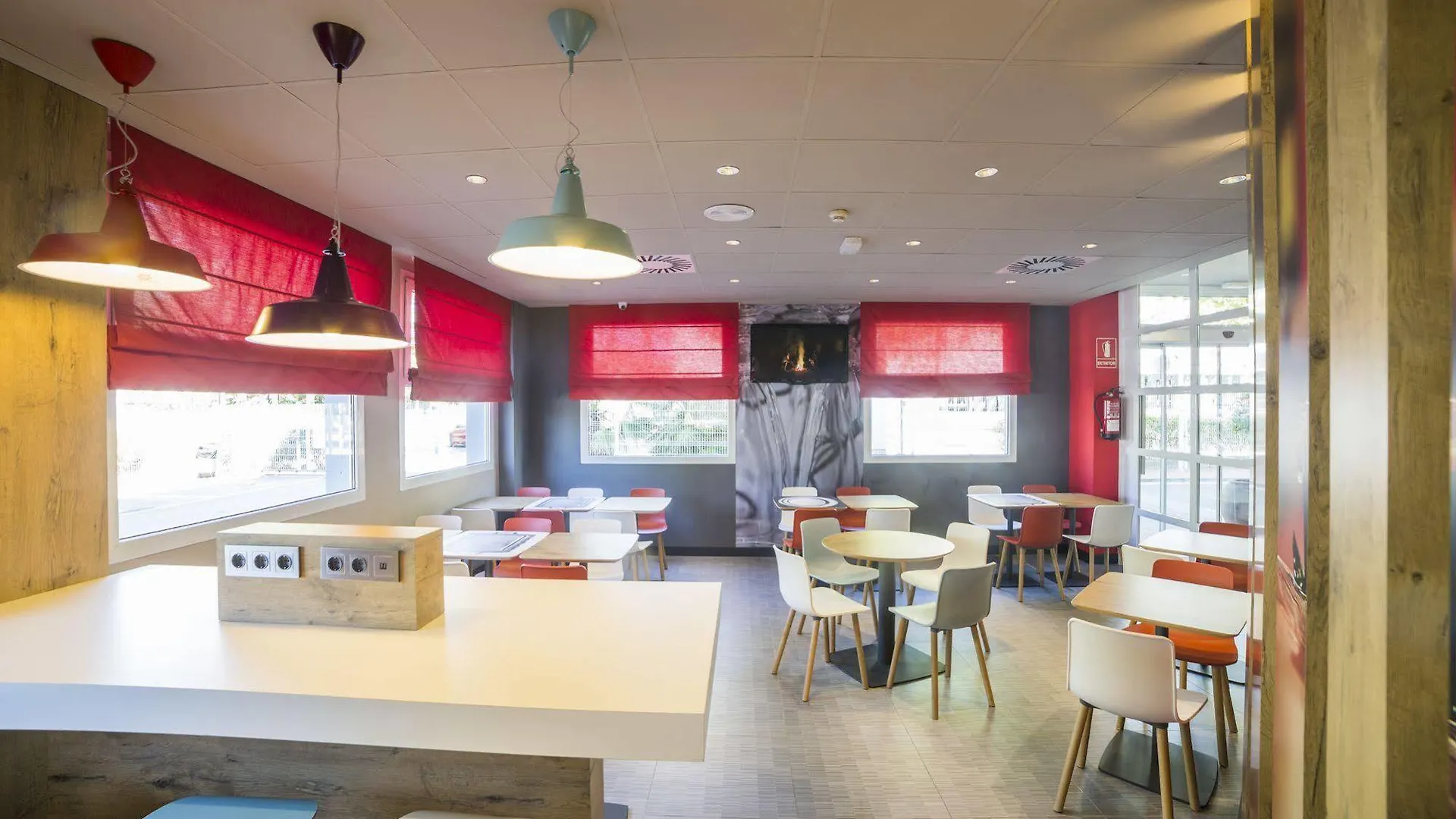 Ibis Barcelona Castelldefels Hotel